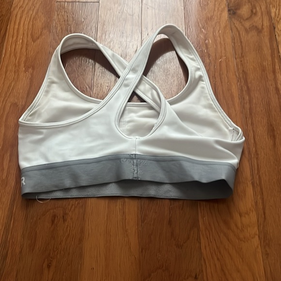 Under Armour Sports Bra - Picture 2 of 3